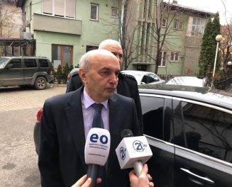 Çözümü Biz Değil, Onlar Verir