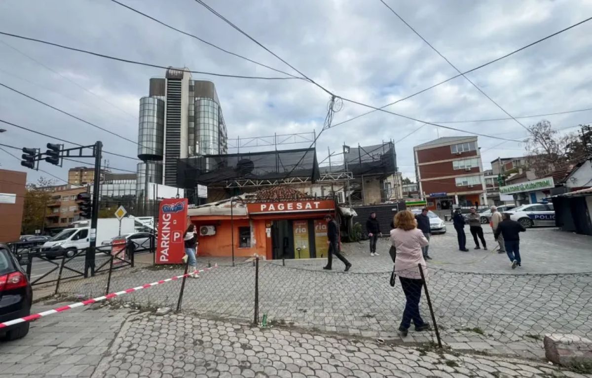 Priştine’de 10 Yıldır Yüksek Riskli Olarak Sınıflandırılan Tarihi Binanın Restorasyonu Başladı