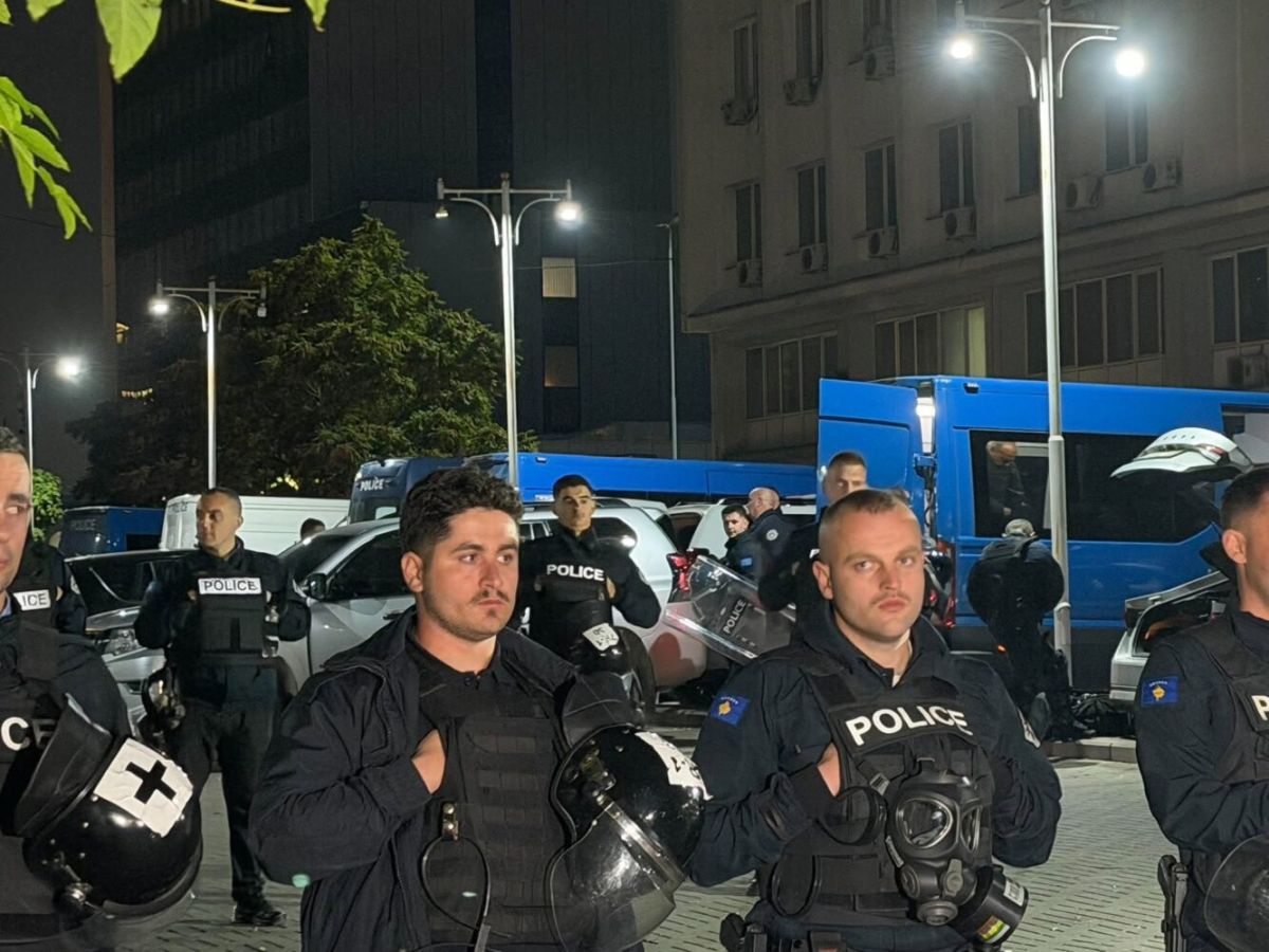 Meclis Çevresinde Polis Önlemleri Artırıldı