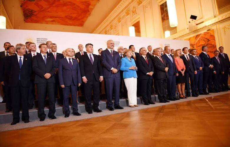 Başbakan Mustafa Paris Zirvesi'nde
