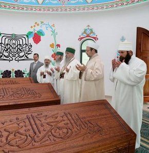 Avrupa Arnavutlardan Ders Almadı