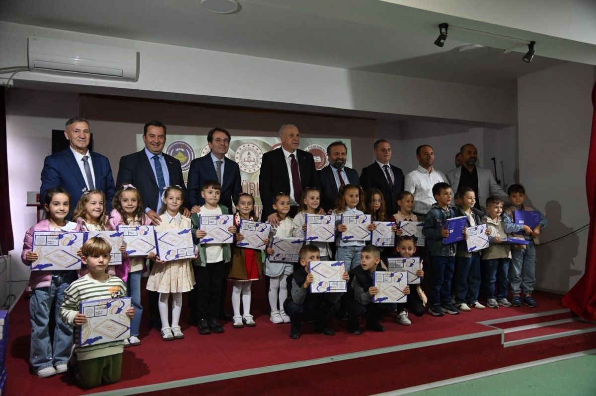 Türkçe Eğitimde Teknolojik Atılım Projesi Kapsamında Mamuşa Öğrencilerine Tablet Dağıtıldı