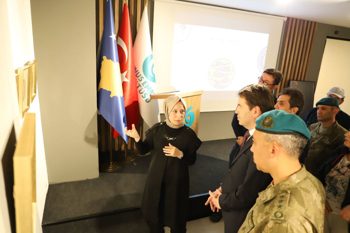 “Suver-i Âlem” Tezhip Sergisi ve Sanat Atölyesi Prizren’de Sanatseverlerle Buluştu