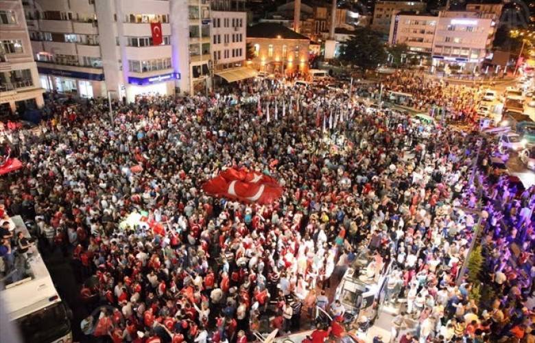 Türkiye'deki Kosovalılara Bulundukları Yerlerde Kalmaları Tavsiye Edildi