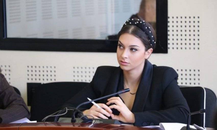 'Guxo’ Listesi’nden Milletvekili Doarsa Kica-Xhelili İstifa Etti?