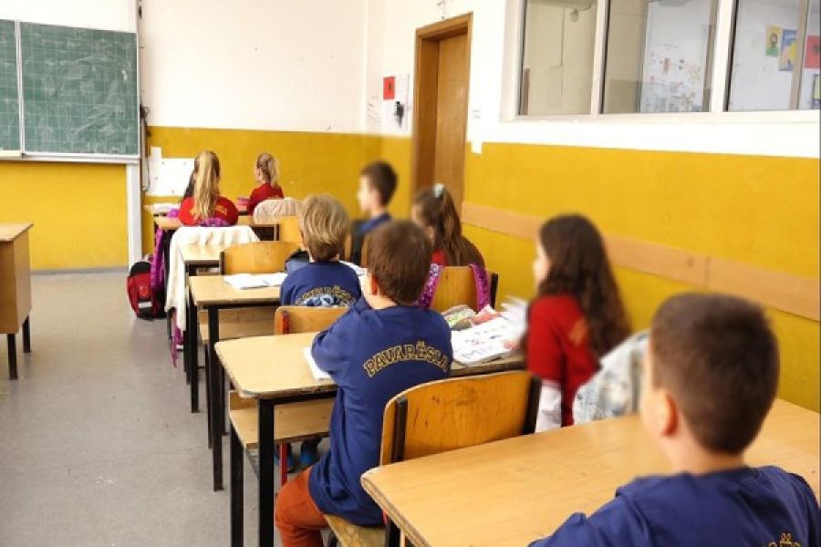 Kosova'daki Öğrenci Sayısında Ciddi Düşüş, Bu Yıl 75 Binden Daha Az