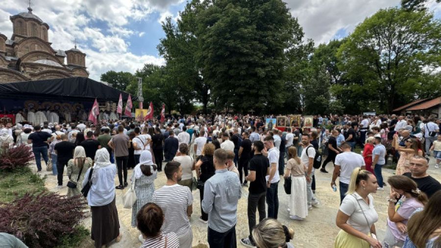 Vidovdan Kutlamaları Başladı: Graçanica Manastırı'nda Yoğun Katılım