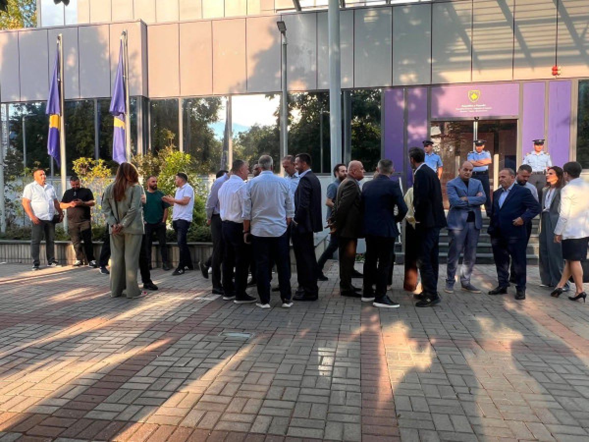 PDK ve İttifak Hükümet Önündeki Eylemlerini Sürdürüyor