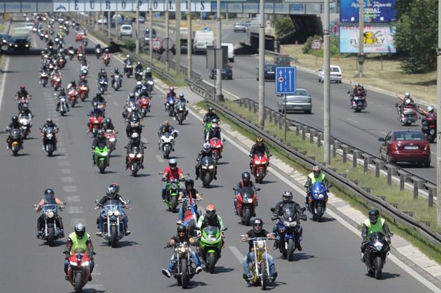 Sırbistanlı Motosikletçilerin Kuzeye Gelmeleri Bekleniyor