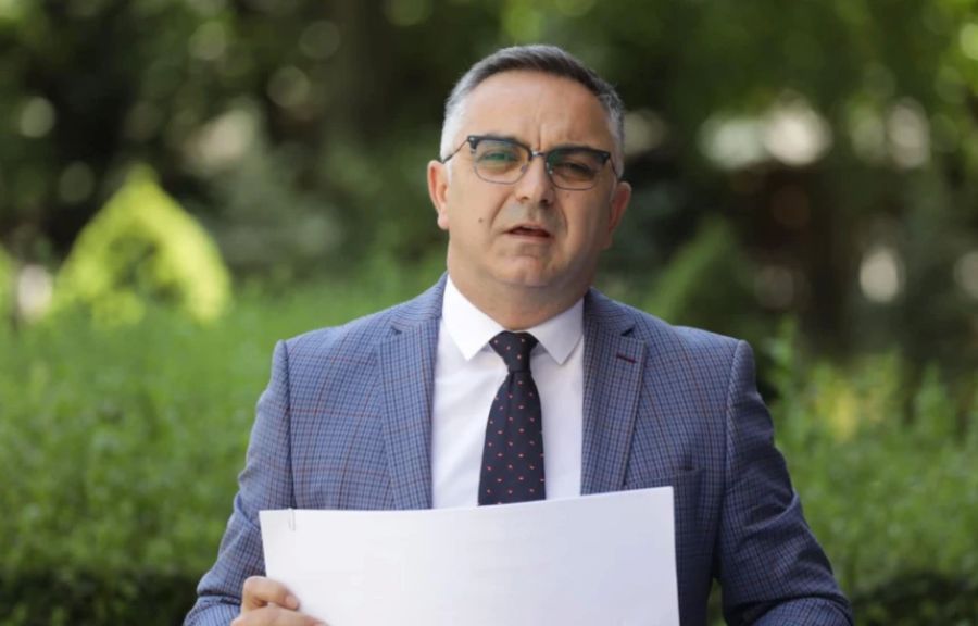 Kurti Seçimler İçin İbre Köprüsü'nü Kullanıyor, Kosova İşgalci Olarak Gösteriliyor