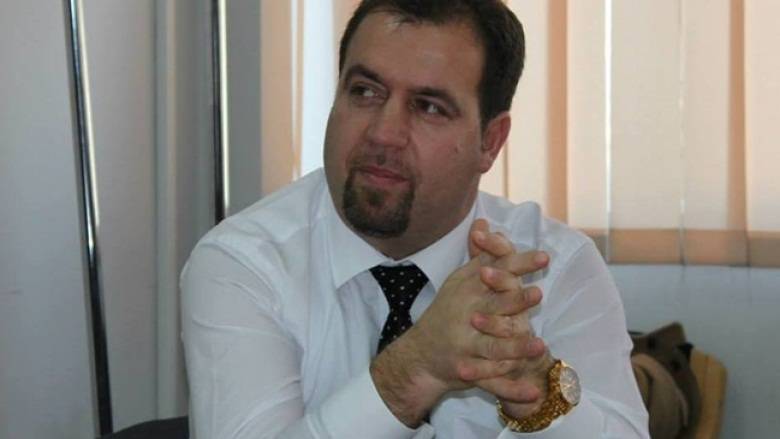 Rektör Yardımcısı Hoti Görevden Ayrılıyor