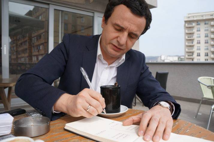 Yardım Ediniz, Durumumuz Ağır