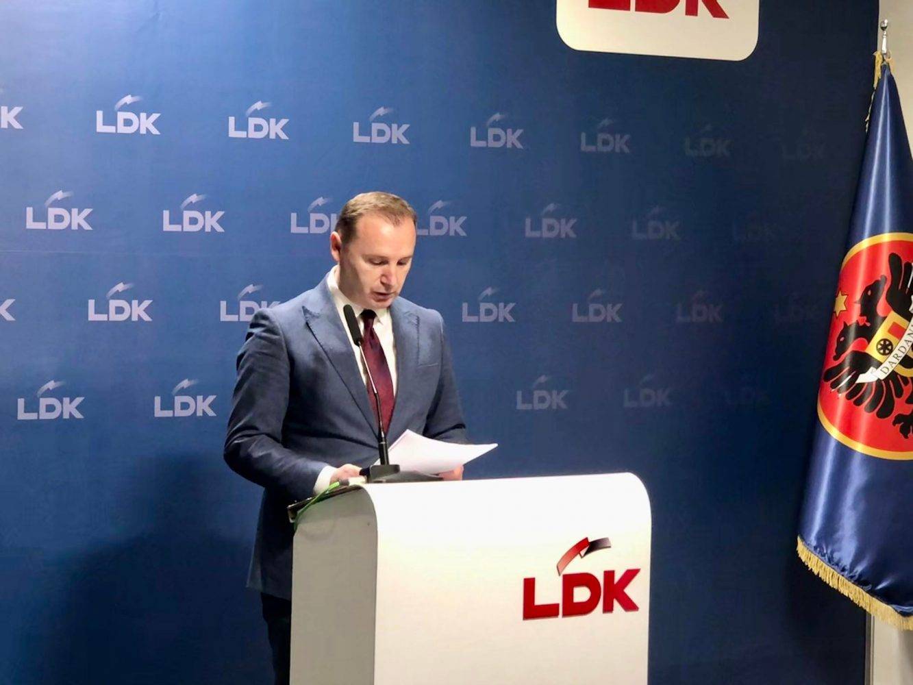 Hükümet, Pandemiyi “Uzaktan” Yönetmeye Çalışıyor