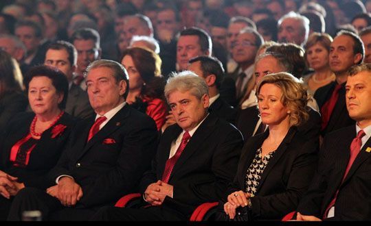 Arnavut Liderlerden Üsküp'te 'Bağımsızlık' Kutlaması