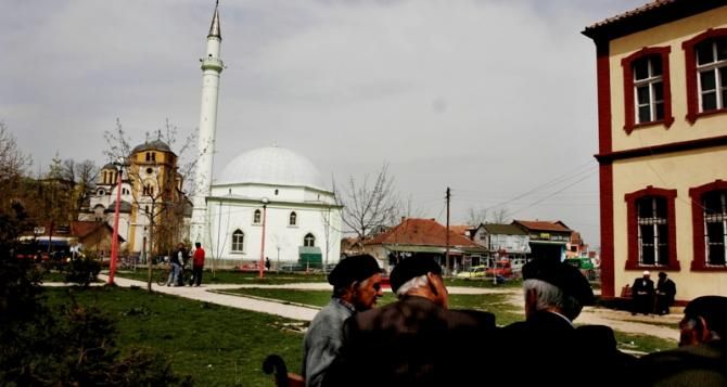 Kosova'da Nüfusun 96%'si Müslüman, 1.1%'i Türk.