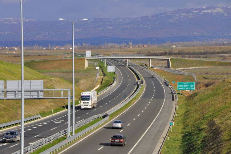 Sırbistan’da Otoyolun Kilometresi 7, Kosova’da 13 milyon Avro