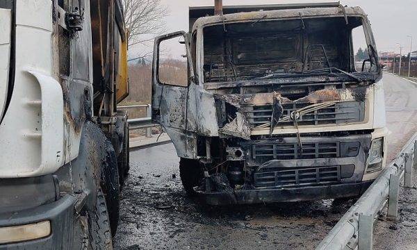 KFOR, Kuzeydeki Yollarda Kalan Son Engelleri de Kaldırıyor