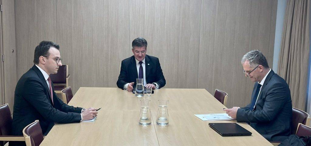 Brüksel’de Kosova ve Sırbistan Başmüzakerecilerin Görüşmesi Başladı