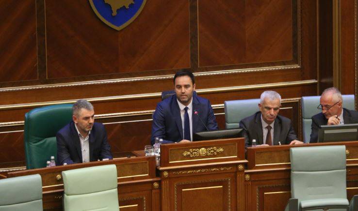 Konjufca İstifa Etmeyecek
