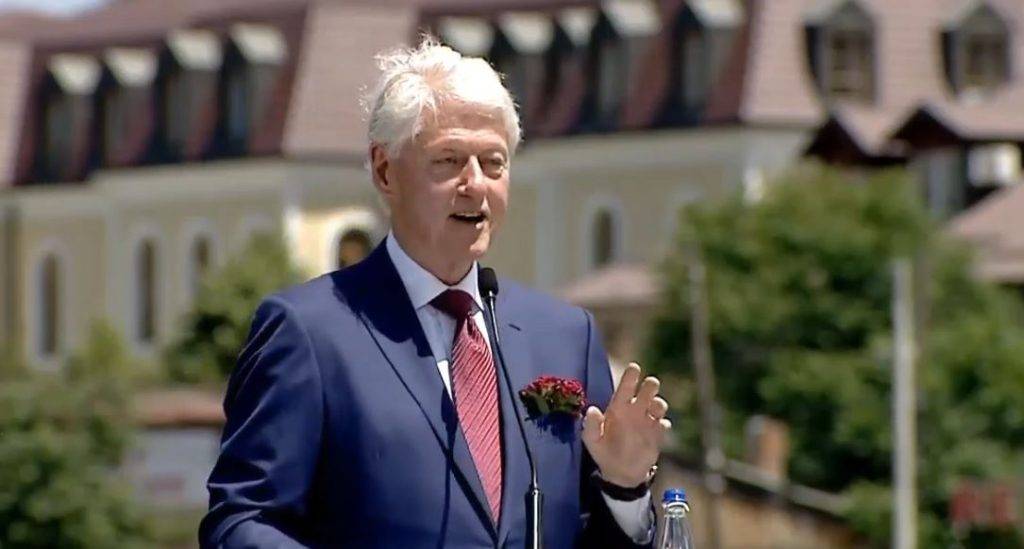 Clinton, 20 Yıl Önce Kosovalıların Sevincini Hatırlattı