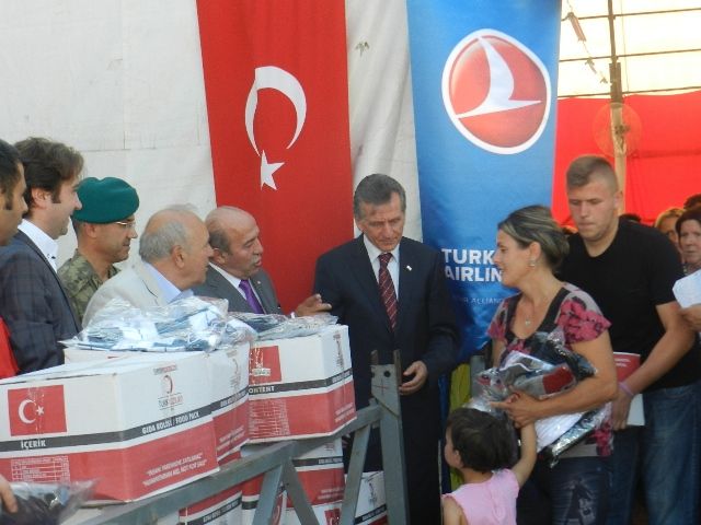 Kızılay'dan Bu Yıl da Kosova Halkına Erzak Yardımı Yapıldı