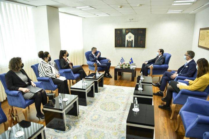 Kurti, Atina Belediye Başkanı Bakoyannis’i Kabul Etti