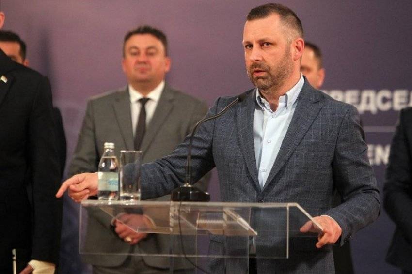 Güneydeki Sırplar da Kurumları Terk Edebilir