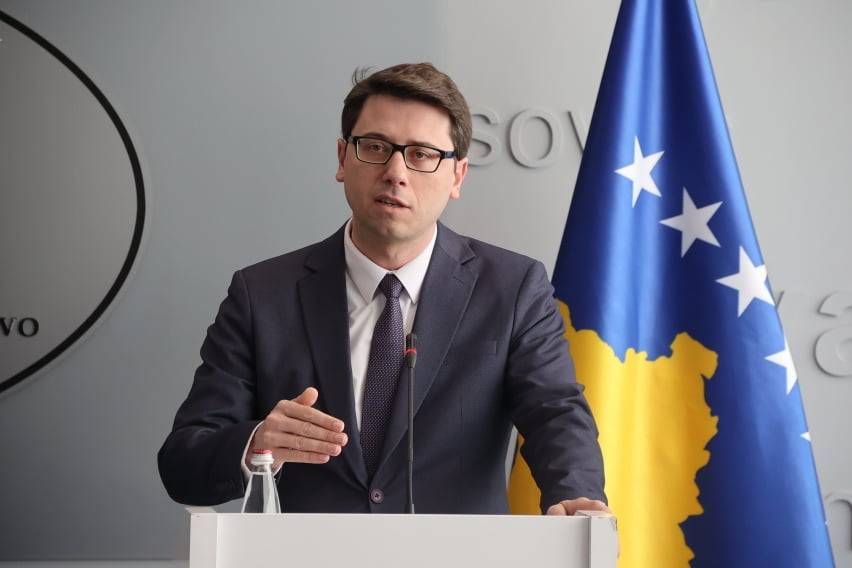 Öğretmen Maaşlarının Bugün de Yatması Beklenmiyor