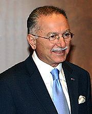 Ekmeleddin İhsanoğlu'na Prizren Fahri Hemşerilik Beratı