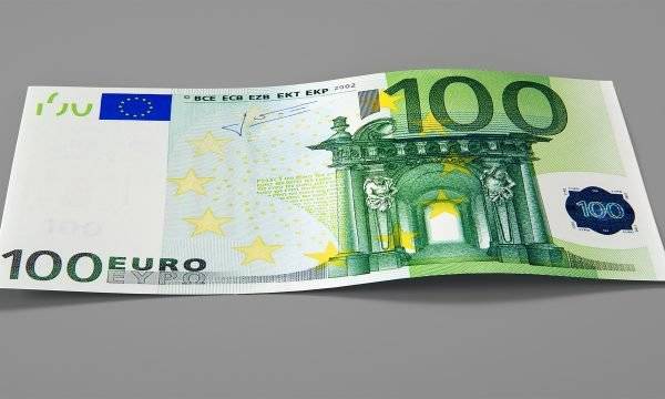 Özel Sektör Çalışanlarına 100 Euro Verilmesi için Araçlar Tahsis Edildi