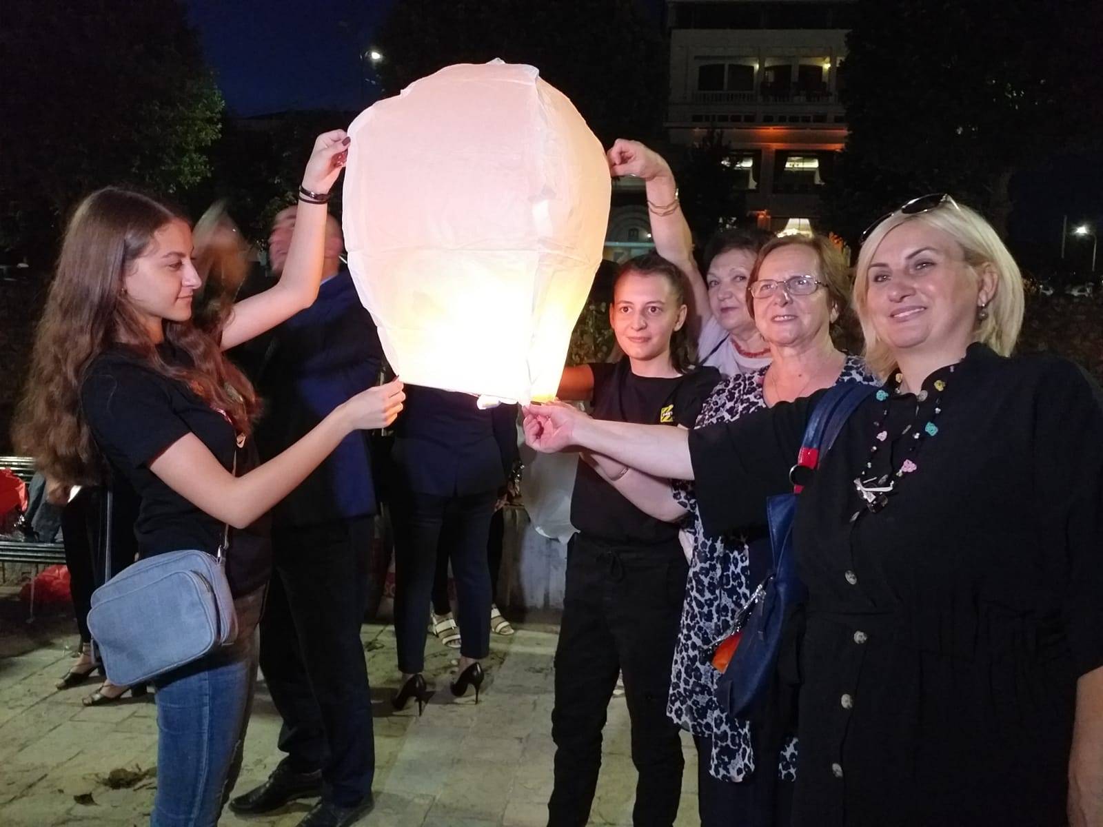 251 Şehidin Anısına, 251 Gece Feneri Gökyüzüne Uçuruldu