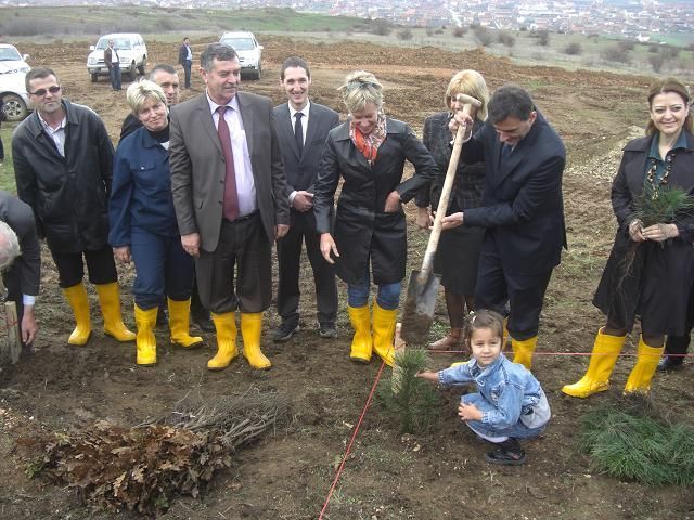 Obiliç'te İlk Fidanlar Dikildi