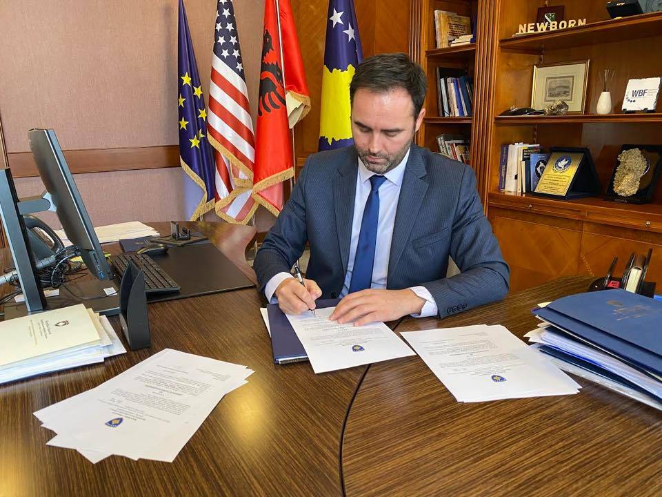 Konjufca, Teuta Sahatçiu’yu Görevinden Aldı