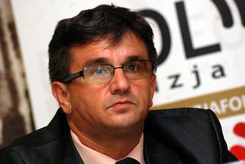 Preteni, Rüşvet Raporunu Meclis'e Sundu