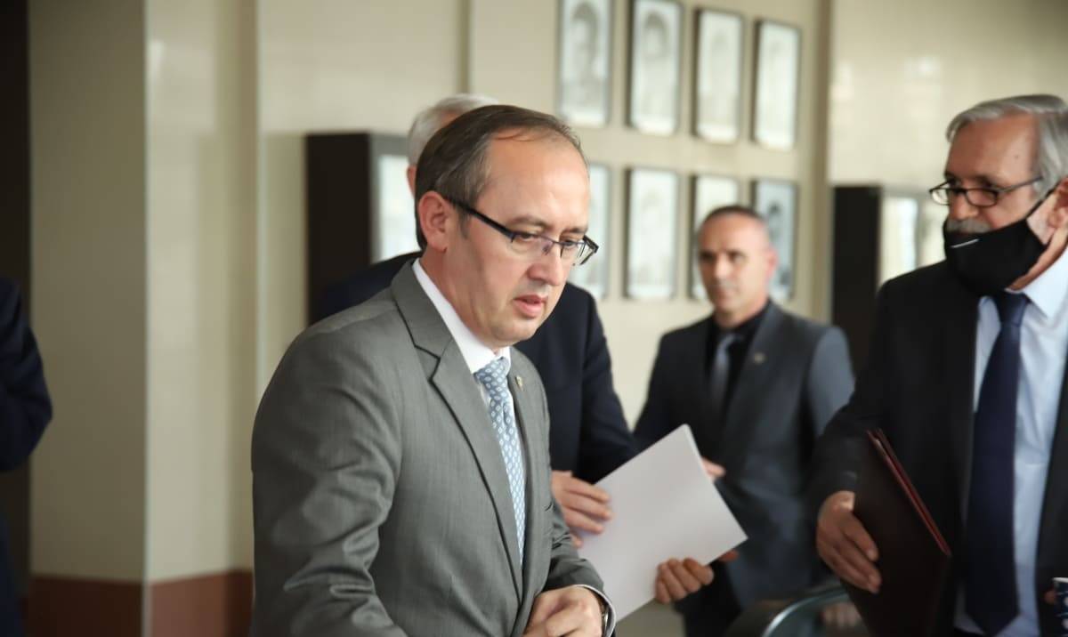 Hoti, Uluslararası Anlaşmalardan Sonra İki Diğer Yasanın da Onaylanmasını İstiyor