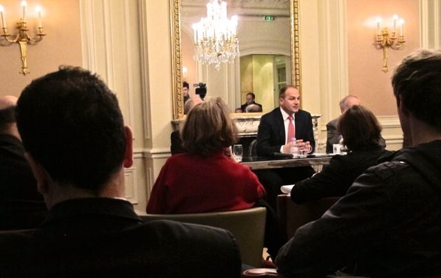 Hoxhaj Paris'te Konferans Verdi