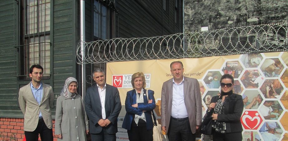 Gönüllü Doktorlar  Kosova'ya  Yardım Elini Uzatıyor