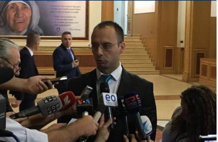 Sırp Listesi Kurti 2 Hükümeti'ni Oylamayacak, İki Bakanlık İstiyor
