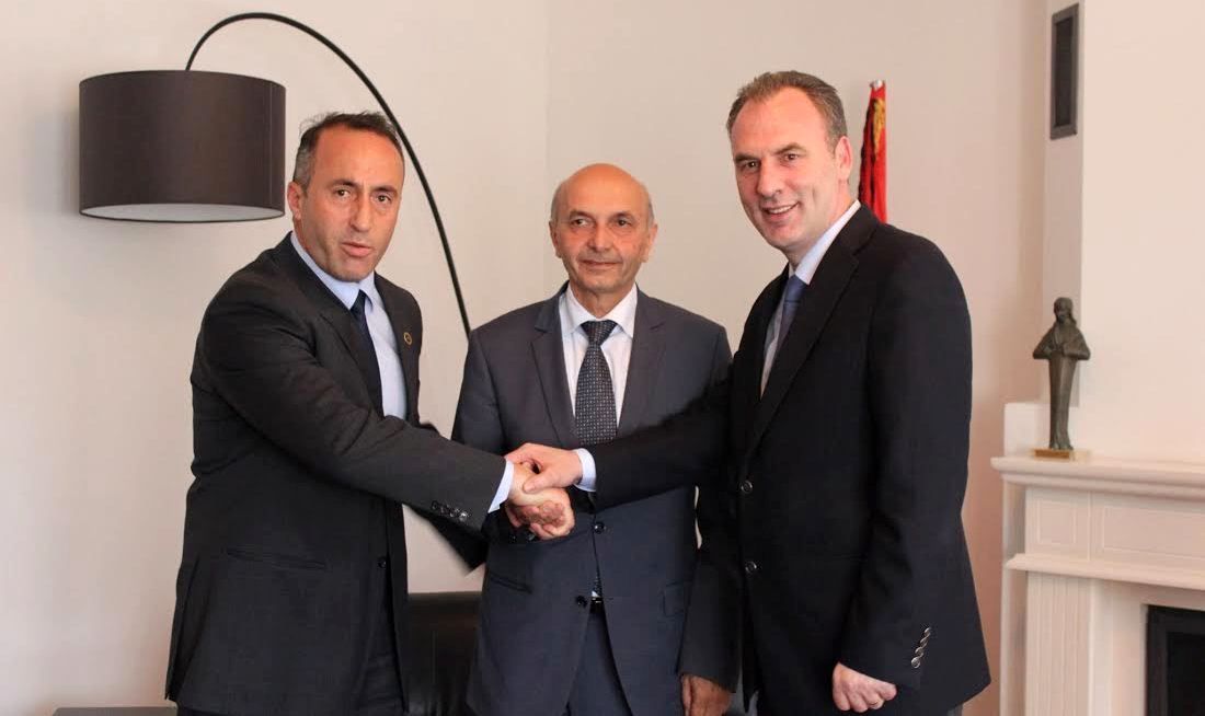 LDK-AAK-Nisma, Vetvendosje'nin Diyalogu Yönetmesini İstemiyor