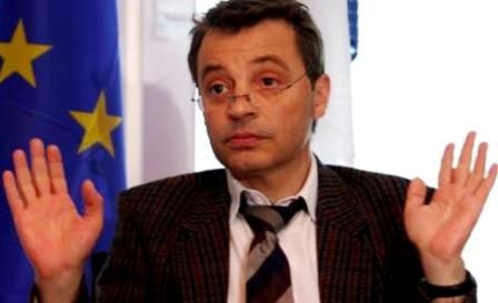 Fitou: Thaçi Haklı, AB Daha Fazla Yapmalı