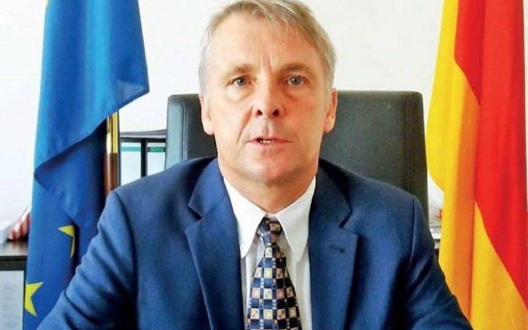 Sırplara, Kosova’da RKS Araç Plakalarının Kullanılması Gerektiği Anlatılmalı