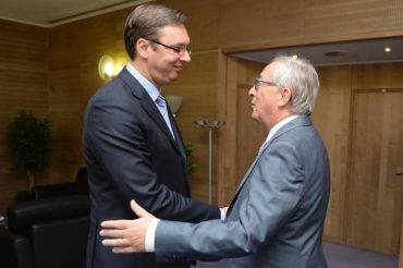 Juncker'den Belgrad'da Kosova Uyarısı