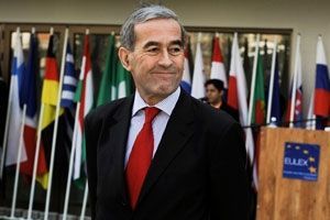 Siyaset Adaletten Uzak Dursun