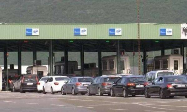 Morina Sınır Kapısında Vatandaş Akını