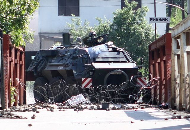 Mitroviça Tüm Barikatların Kaldırılmasını İstiyor