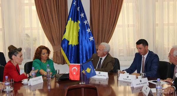 Türkiye'den Eğitim Heyeti Prizren'de İncelemelerde Bulundu