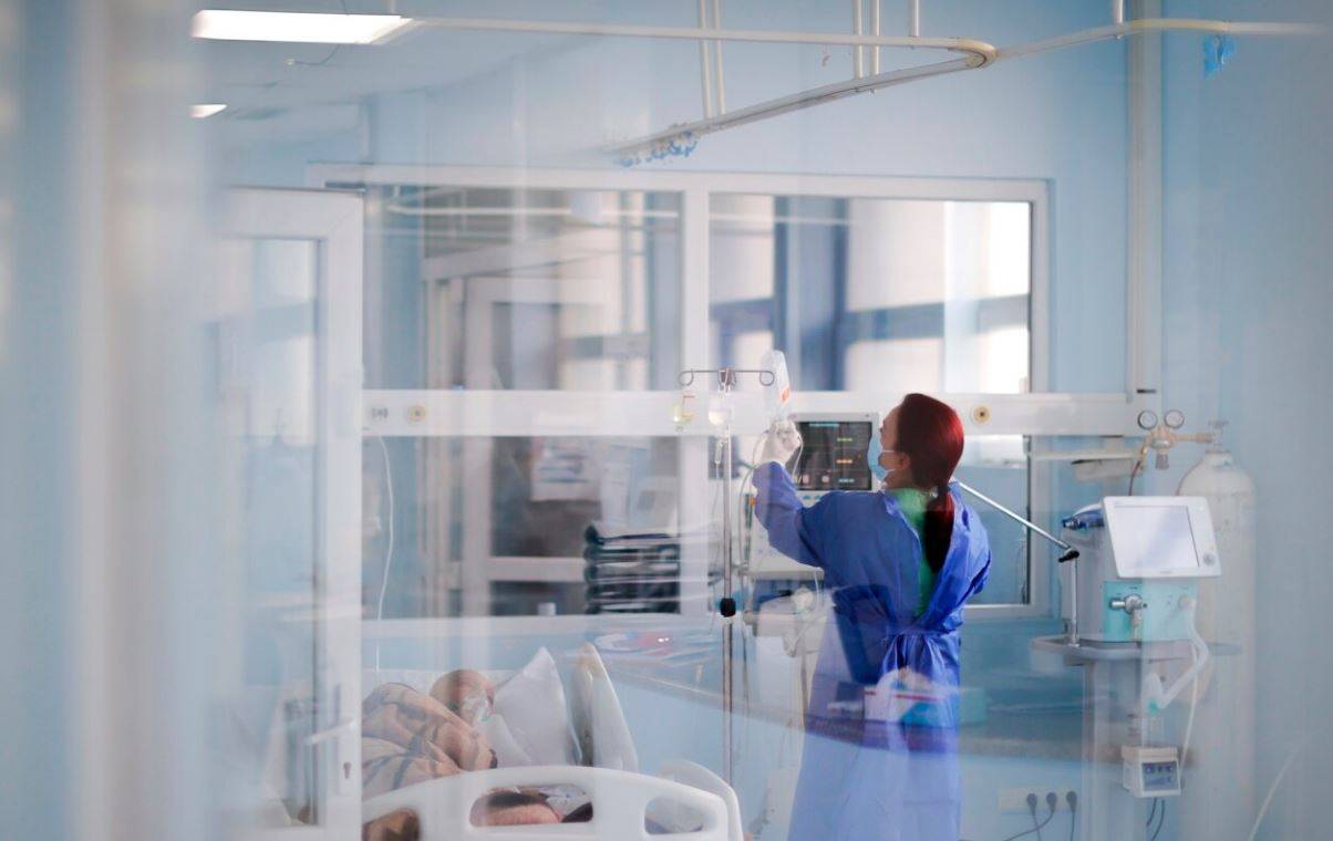 Klinik ve Hastanelerde 10 Covid Hasta Tedavide