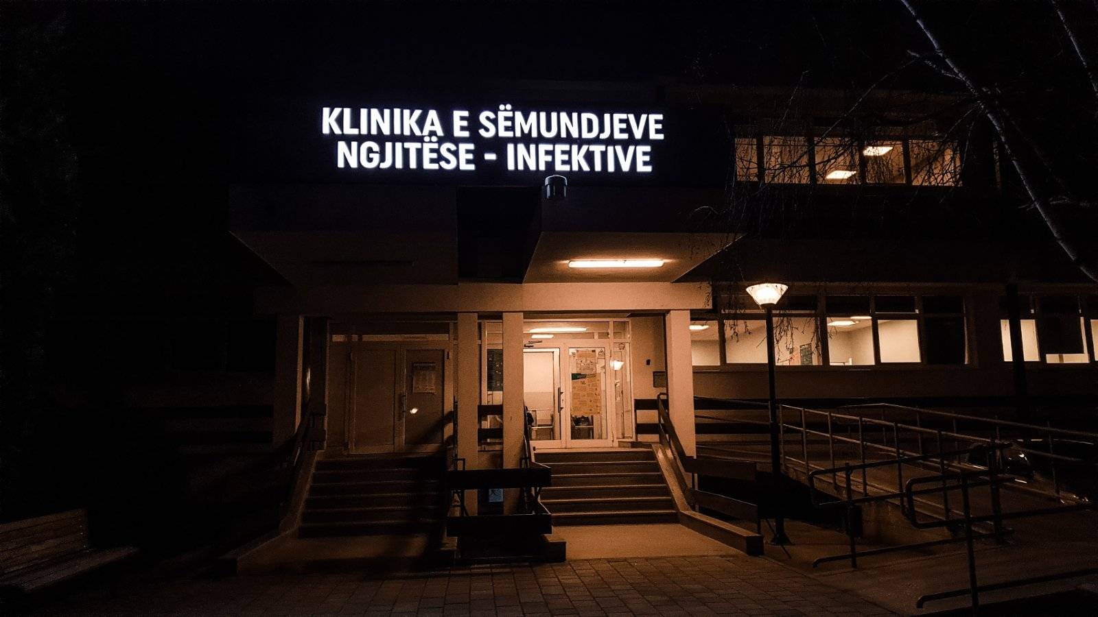 Koronavirüsten Etkilenen Son İki Kişi Hastaneden Taburcu Edildi