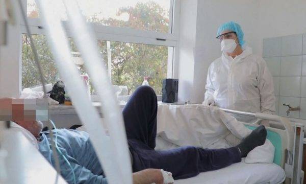 Hastane ve Klinikler Bugün de Covid-19 Hastalarla Dopdolu
