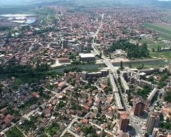 Mitroviça'da Türk Çocuklarına 12 Bilgisayar Hediye Edildi